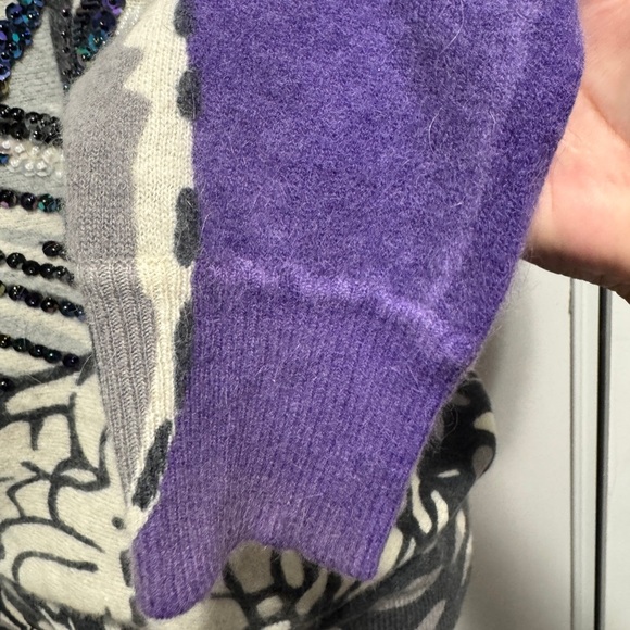 Vintage Magnolia Abstract Purple and Gray Sweater - Picture 8 of 14